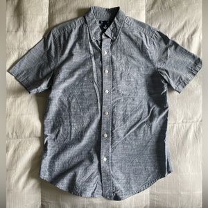 GAP Men’s Light Blue Short Sleeve Button Shirt